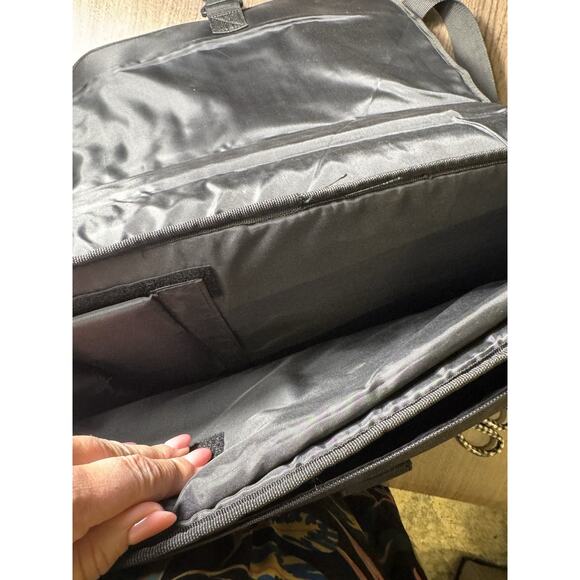 Targus Laptop Briefcase Messenger Bag – Black & Gray Business Travel Case - Picture 8 of 10